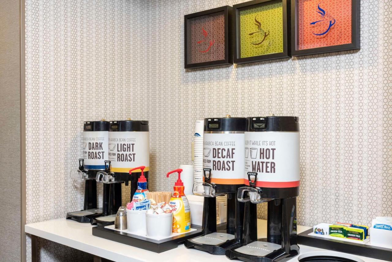 迈尔斯堡汉普顿酒店及套房 - 殖民地大道 麥爾茲堡 外观 照片